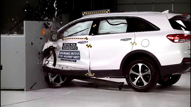 Краш-тест 2016 Kia Sorento от IIHS
