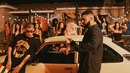 Bad Bunny feat. Drake – Mia (Official Video 2018!)