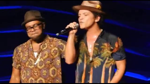 Bruno Mars – If I Knew (Live)