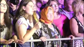 Бабушка зажигает на концерте Ottawan в Сыктывкаре
