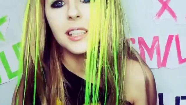 Avril Lavigne ‘Smile’- make up tutorial