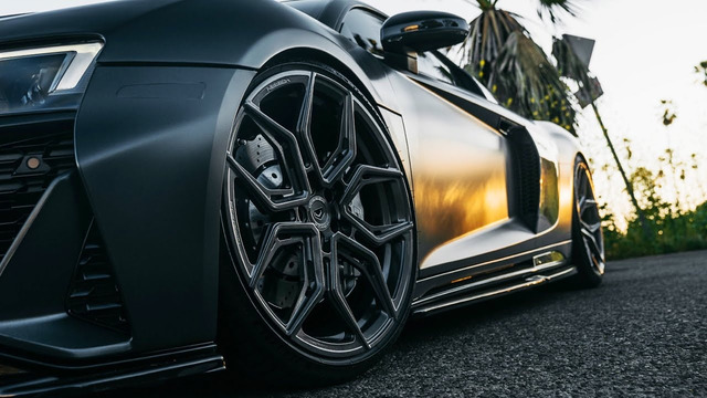 Audi показала новый суперкар