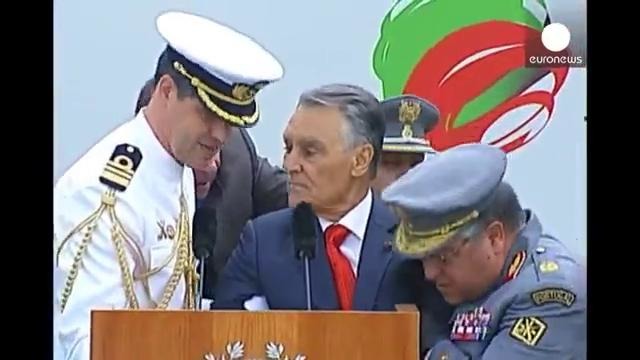 Президент Португалии потерял сознание во время выступления