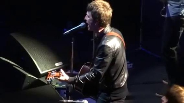 Noel Gallagher – Alone On The Rope (Первое живое исполнение)