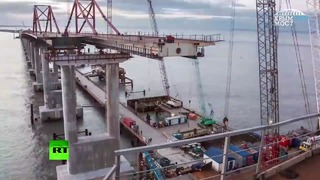 Строители соединили пролёты Крымского моста с арками