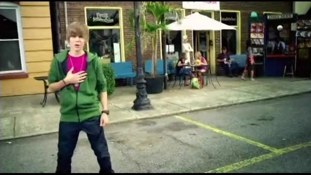 Justin Bieber – One Less Lonely Girl