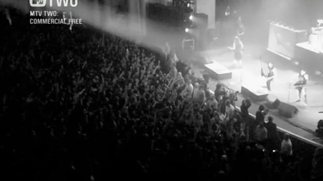 Bullet For My Valentine – Hearts Burst Into Fire