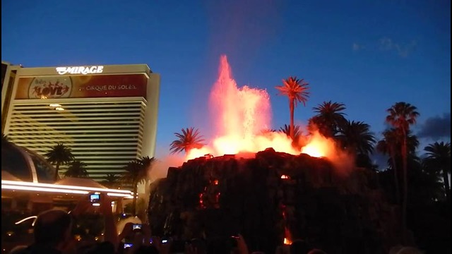 Лас Вегас, Невада, США. «Вулкан», отель «Mirage»