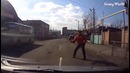 Пьяные пешеходы – ползу куда хочу! алкаши на дороге