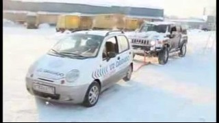 Daewoo MATIZ вытащел Hummer из снежной заподни
