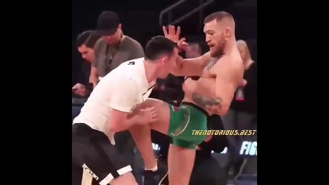 Conor McGregor Убойная тренировка ГОТОВИТЬСЯ У БОЮ