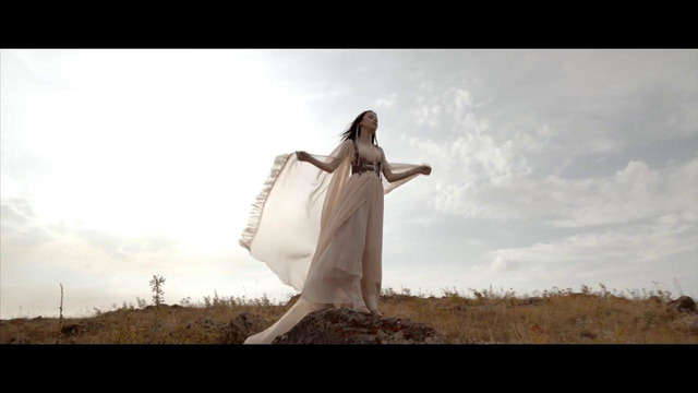 Daneliya Tuleshova (Данэлия Тулешова) – МАМА ⁄ Video clip