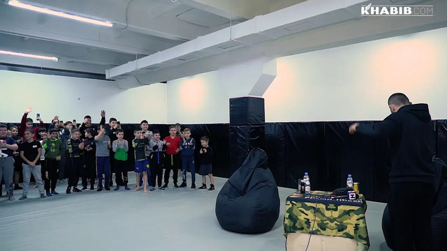 Khabib meet kids in N.Novgorod city