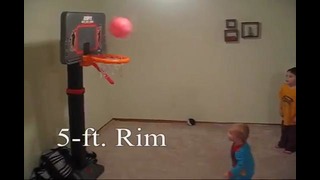 Ребенок баскетболист