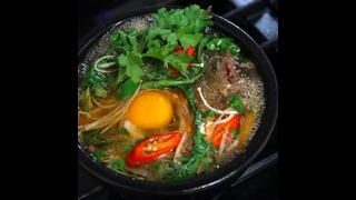 Bulgogi stew in an earthenware pot (Ttukbaegi-bulgogi: 뚝배기불고기)