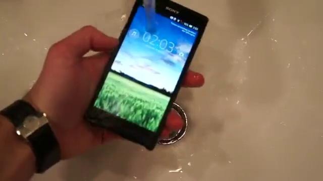 Sony Xperia Z и вода