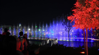 Дубай в центре Ташкента: фантастическое шоу танцующего фонтана – видео