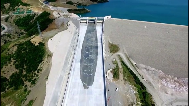 Экстренный сброс воды с ГЭС