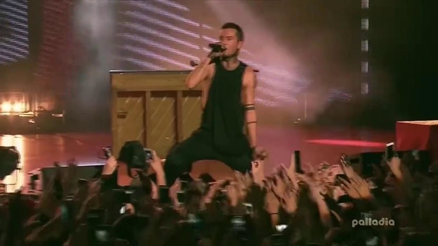 Twenty one pilots- Holding On To You (Live at Fox Theater)