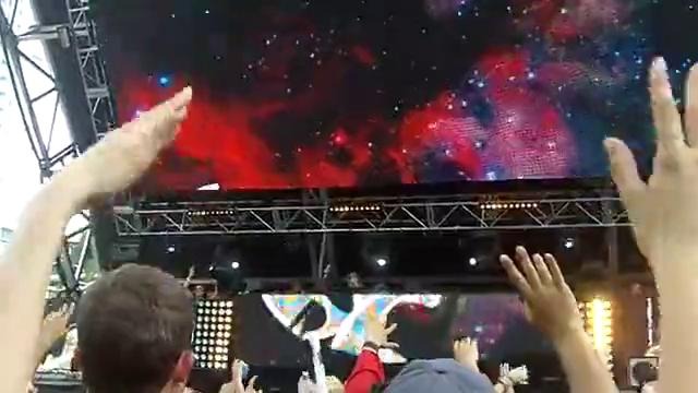 Carnage & Borgore unreal )live in umf just moment)
