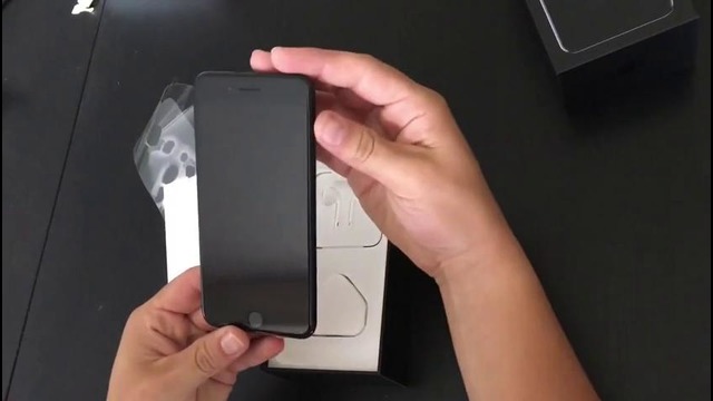 IPhone 7 Plus Jet Black – Unboxing & What’s inside the box