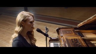 Freya Ridings – Lost Without You (Live At Hackney Round Chapel)