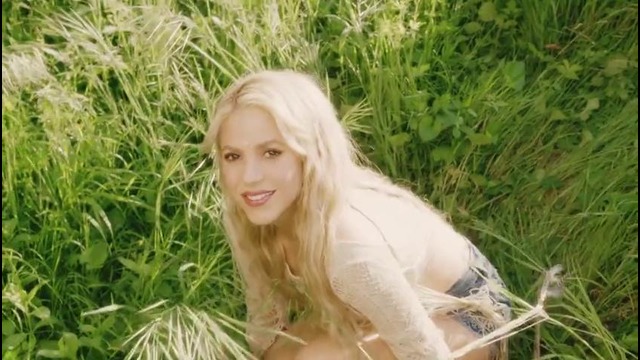 Shakira – Me Enamore (Official Video 2017!)