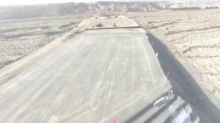 Китайцы строят железную дорогу в самой большой пустыне