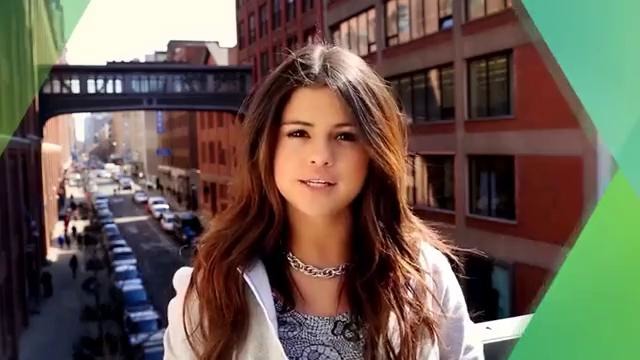 Selena Gomez NEOrunway Help Create the Backdrop