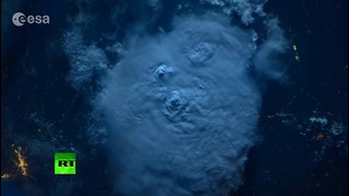 Космонавты МКС засняли молнию на Земле из космоса