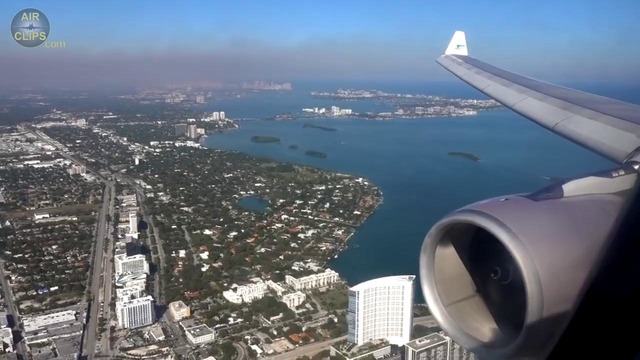 Обалденно красивый вид на Майами с борта заходящего на посадку самолёта