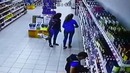 Самое печальное ВИДЕО в интернете: В магазине рухнула витрина с алкоголем