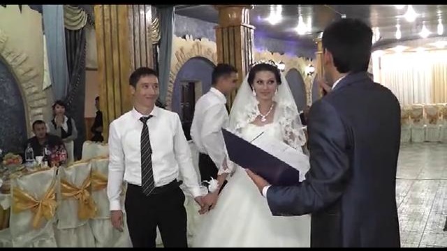 Ведущий Мануэль игра "Характеристика молодоженов"