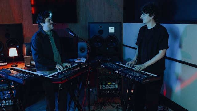 Shallou, Alex Bone – Think About (Live)