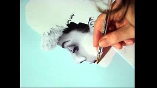 Джеймс Милн рисует Одри Хепберн шариковой ручкой (для DNA)
