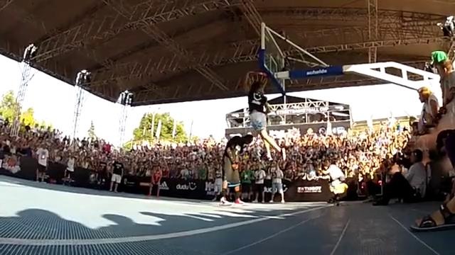 Crazy Shal dunks on Moscow Open 2012