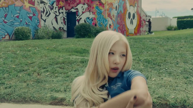 ROSÉ – new trick (OFFICIAL MUSIC VIDEO)