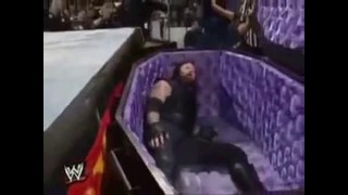 WWF Royal Rumle 1998 Undertaker VS Shawn Michaels Casket match