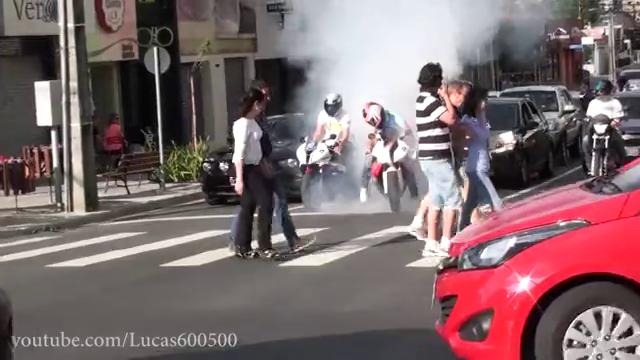 Motos esportivas acelerando em Curitiba – Parte 27