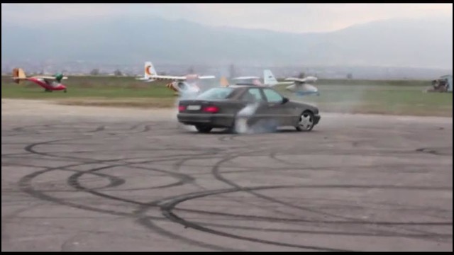 Burnout – Mercedes Benz CLS55 AMG, CLS63 AMG, C43 AMG, E500 w124