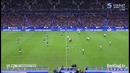 Оригинальная подача футбольного мяча на начало матча