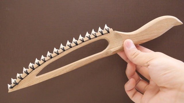 Самый острый кухонный нож из зубов акулы