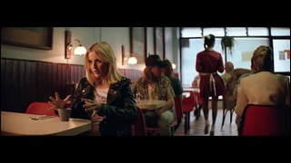 Major Lazer – Powerful (feat. Ellie Goulding & Tarrus Riley) (Official Music Video)
