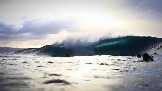 North Shore # 1 – Обалденное видео серфинга на Гавайях