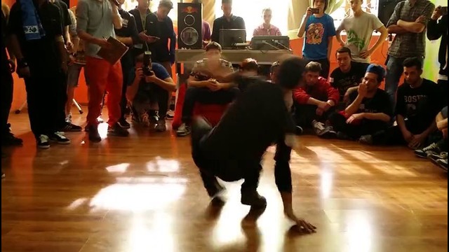 Отбор-баттл на Red Bull BC One Uzbekistan Cypher 2015/ TIMA vs ROCKSTAR
