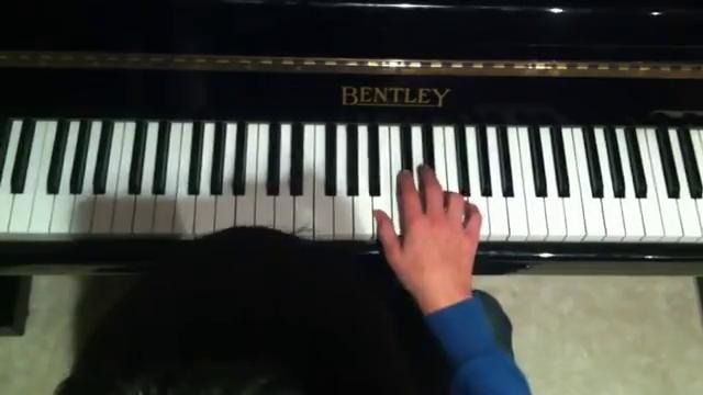 Piano. How to play Ludovico Einaudi – Fly