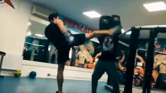 Тренировки Скотт Эдкинса к Неоспоримому 4 Юрий Бойка