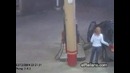 Снова женщина на заправке