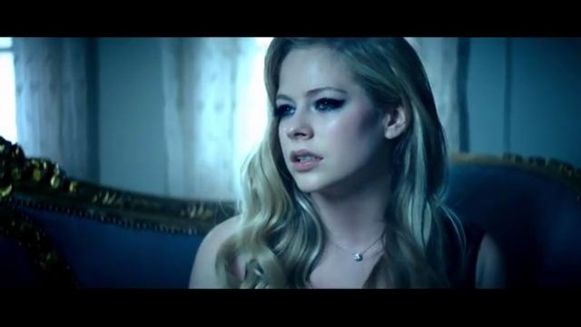 Avril Lavigne – Let Me Go (Feat. Chad Kroeger)