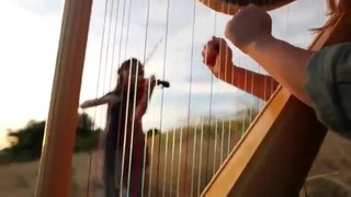 Девушки со скрипкой и арфой